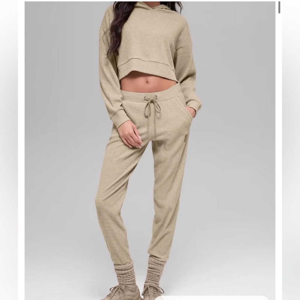 Alo yoga 2 piece set Muse hoodie and jogger in Gravel Heather size XS